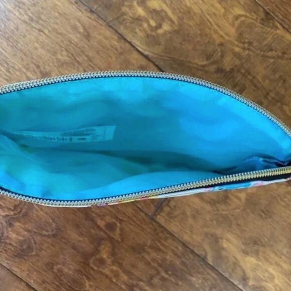 TSUM TSUM Disney Character Makeup Bag - Picture 3 of 4